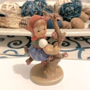 Vintage Hummel Apple Tree Girl 1970’s Figurine 141 3/0 Germany